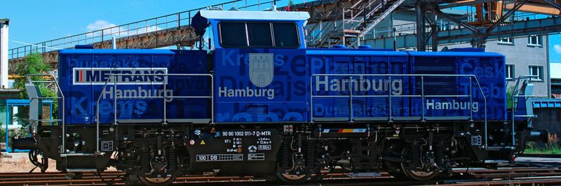 Im Vergleich zu herkömmlichen Rangierlokomotiven produziert die Prima H3 von Alstom mit ihrem Hybridantrieb bis zu 50 % weniger CO2, andere Schadstoffemissionen werden sogar um bis zu 70 % verringert.