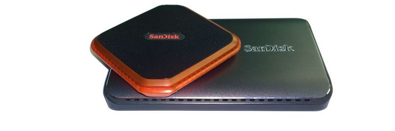 Im Hands-on-Test: Die externen SSDs Sandisk Extreme 900 (unten) und Extreme 510 (oben).