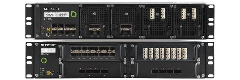 Der Netscout nGenius PFS 4204 (unten) unterstützt im Gegensatz zum PFS 2204 auch 40G-Umgebungen und Line-Rate-Paket-Deduplizierung.