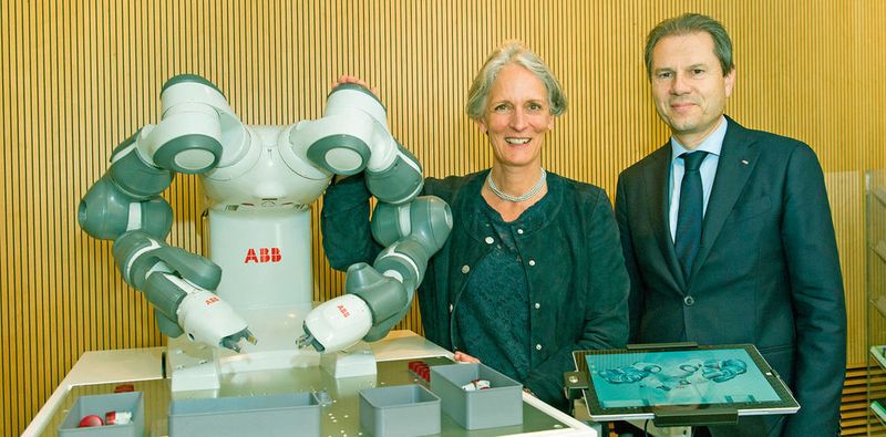 Doctorants et étudiants auront ainsi la possibilité d’effectuer leurs recherches avec le plus moderne des robots industriels.