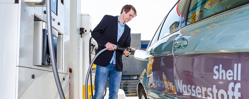 In Wuppertal wurde kürzlich die erste Wasserstofftankstelle mit Serientechnik eröffnet, bis zu 100 weitere Tankstellen sollen folgen.