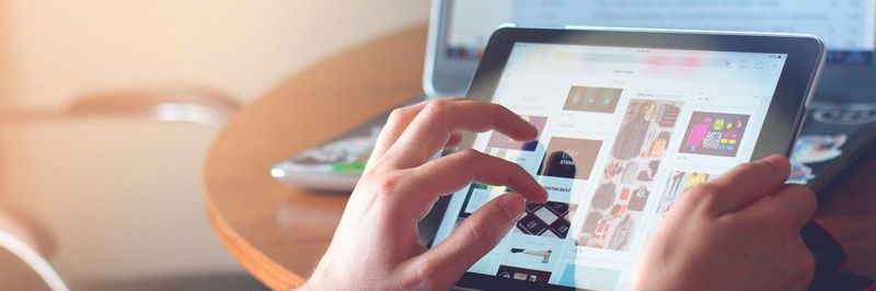 Mit dem Siegeszug von Internet, Web 2.0 und sozialen Medien gibt es kaum mehr Branchen, in denen sich der Kunde nicht online informiert und danach auch die Waren und/oder Dienstleistungen online beschafft.