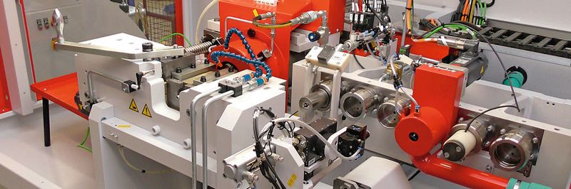 Die neue Generation der Transfluid-Kombinationsmaschinen verbindet effektiver axiale und rollierende Rohrumformung.