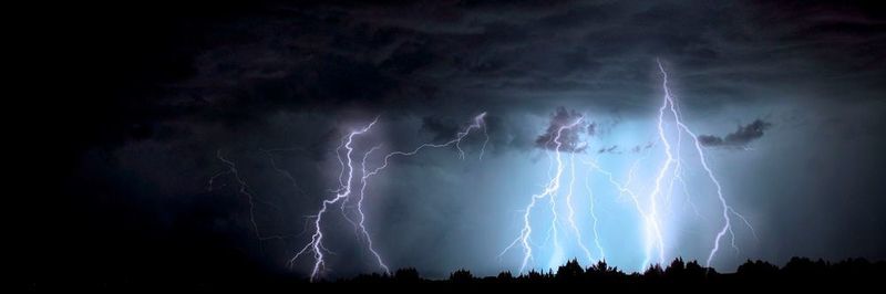 Das Jahr 2015 mag eines der wärmsten Jahre gewesen sein, verzeichnete jedoch auch deutlich weniger Blitze als die vergangenen Jahre, sagen die Messergebnisse des Siemens Blitz-Atlas.