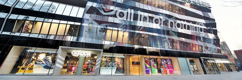 adidas-Store in Beijing, Volksrepublik China.