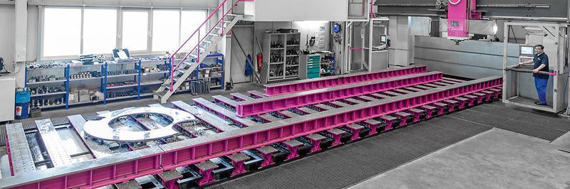 Portalfräsmaschinen Mattec eignen sich für die Fünf-Seiten-Bearbeitung von Großteilen. Ein Unternehmensberater sollte helfen, die Maschine am Markt zu etablieren.