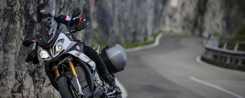 Motorradreifendirekt.de, Metzeler und „Motorrad & Reisen“ verlosen einen Biker-Wellness-Urlaub für zwei Personen.