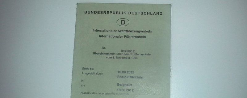 Wer einen Ersatzführerschein braucht, muss diesen bei der Fahrerlaubnisbehörde des jeweiligen Hauptwohnsitzes beantragen.