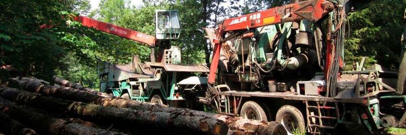 Alles andere als gewöhnlich: Forstbauunternehmen Halder setzt das Feldbusmodul MVK Metall von Murrelektronik in einer mobilen Entrindungsanlage ein.