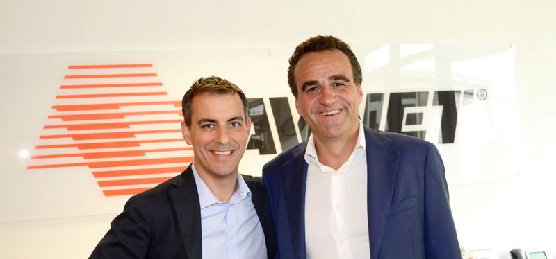 Roman Rudolf (l.), Managing Director bei Avnet TS DACH, und Marcus Adä, Vice President bei Avnet TS EMEA, treiben gemeinsam die Transformation des VADs voran.