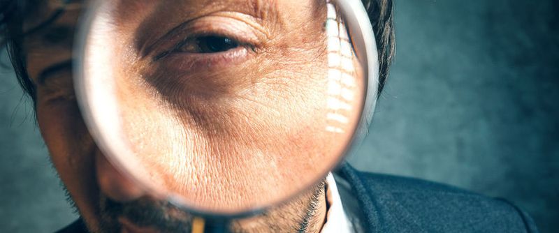 Im übertragenen Sinn lassen sich in den meisten virtuellen Umgebungen die RAM-Speicher mit der Lupe suchen.