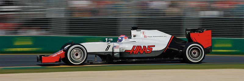 Werkzeugmaschinen und Formel 1: So sieht das aus, wenn Romain Grosjean, der noch kürzlich bei einer Genfer Bank gearbeitet hat, am GP Australien beschleunigt.