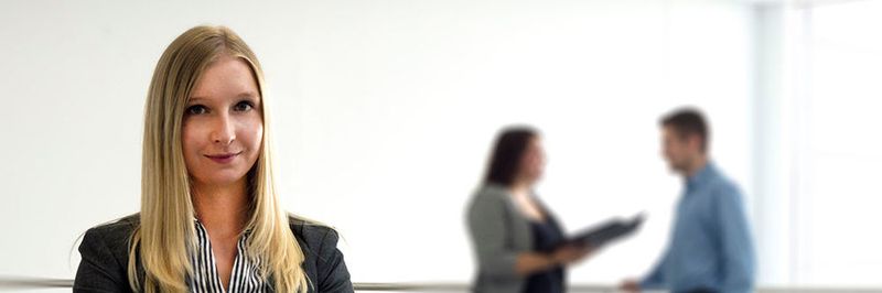 Nina Bäuml vertieft ihr theoretisches Medizintechnikwissen aus dem Studium durch Praxiserfahrungen bei Raumedic, einem Hersteller von Schläuchen, Formteilen, Kathetern sowie Baugruppen und Systemen für die medizintechnische und pharmazeutische Industrie.