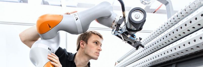 Ob in Industrie-Robotern, die in Produktionsstraßen mit Menschen kollaborieren oder in der Medizintechnik – die Sicherheitsbremsen von Mayr Antriebstechnik gewährleisten den zuverlässigen Schutz von Personen und Material.