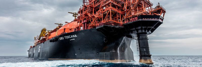 Das Unternehmen OLT Offshore LNG Toscana hat die „FSRU Toscana” als LNG-Importterminal entwickelt. Das Terminal liegt 20 Kilometer vor der Küste von Livorno, Italien, und ist durch eine Pipeline mit dem Festland verbunden.