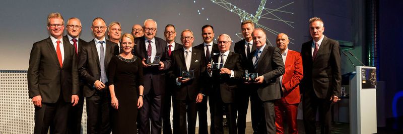 Auf einer festlichen Gala zum 125-jährigen Geburtstages der Vogel Business Media wurde der Leadership Award „Connected World“ vergeben.