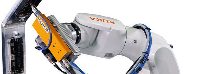 Einsatz für den K3: Mikroschrauben in der Handy-Produktion.