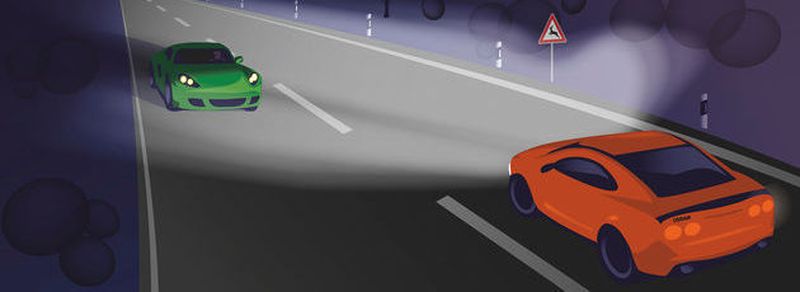 Die neue Klasse intelligenter adaptiver Scheinwerfer kann dank tausender einzeln ansteuerbarer Lichtpunkte gezielt andere Verkehrsteilnehmer vor Blendung schützen – während die weitere Umgebung optimal ausgeleuchtet bleibt.
