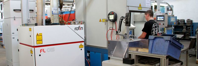 Rofin-Faserlaser FL 015 an der Schweißanlage mit Rundschalttisch.