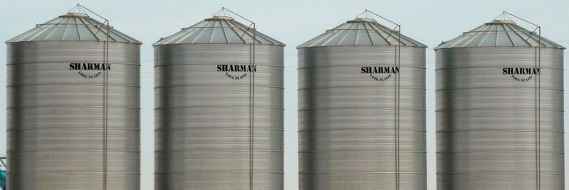 Noch stehen die Silos sauber in Reih und Glied – damit das so bleibt: Holen Sie sich Tipps von Experten! Am 15./16. November 2016 ist die Gelegenheit dafür – auf dem 10. Schüttgut-Forum in Würzburg.