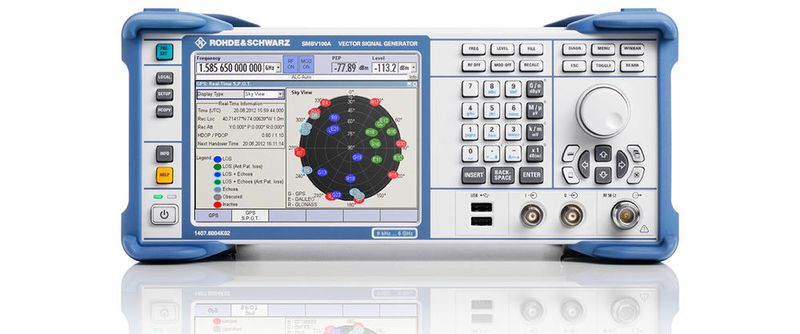 Geschwindigkeit spielt für den Elektronik-Konzern Rohde & Schwarz eine Hauptrolle, etwas bei Messgeräten für Performance-Tests; das dürfen die Webseiten nicht langsam sein. Im Bild: Der GNSS-Simulator im R&S SMBV100A Vektorsignalgenerator führt Performance-Tests für ERA-GLONASS-Notrufsysteme durch.