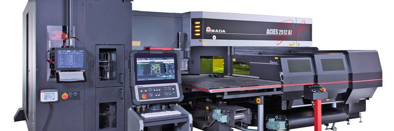 Die «Acies AJ» von Amada, eine Kombinationsanlage mit Stanz- und Faserlaser-Schneidfunktion.