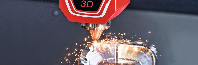 Dank generativer Fertigung können Werkstücke aus unterschiedlichen Materialien aufgebaut werden. Im Anschluss an das Laserauftragschweissen können Hartmetall-beschichtete Teile des Werkstücks mit einem Ultrasonic-Schleifwerkzeug nachbearbeitet werden.