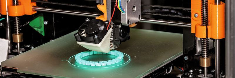 Immer häufiger werden nicht nur Prototypen, sondern auch Serienprodukte additiv gefertigt. Langfristig könnte das die Logistikprozesse nachhaltig ändern.