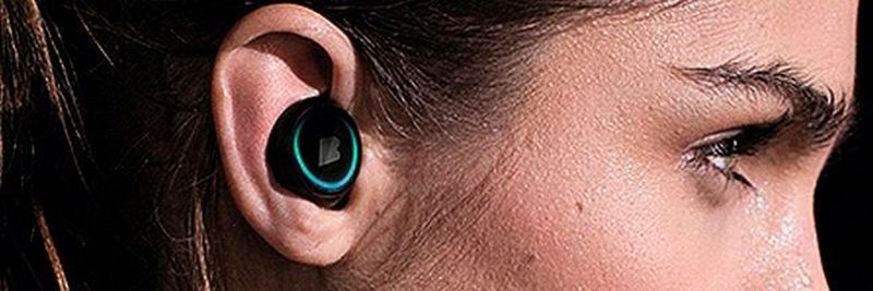 „The Dash“: Der komplett kabellose Hearable mit 4 GB integriertem Speicher für rund 1000 Musikstücke ist dank eingebauter Sensoren gleichzeitig ein Fitness-Tracker.