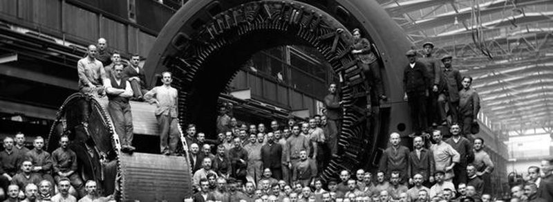 Für das 1924 in Betrieb genommene Walchenseekraftwerk, damals größten Speicherkraftwerks der Welt, entstanden im Dynamowerk imposante Einphasen-Generatoren.