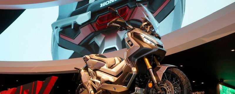 Honda zeigte eine umfangreich optimierte Palette mit dem Highlight X-ADV, einem abenteuerlustig aufgemachten Zwitter aus Roller und Motorrad.