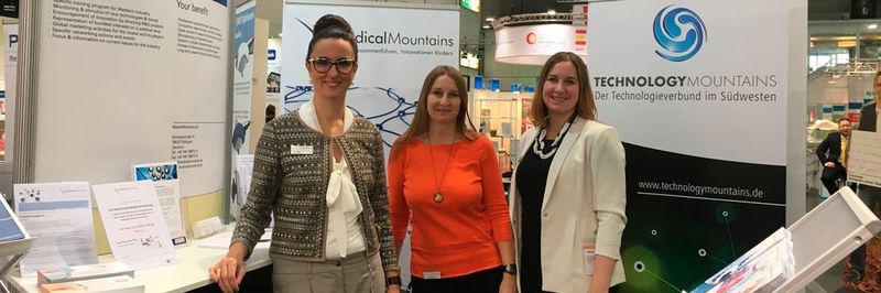 Das Team von Medical Mountains ist mit dem Verlauf der Medica zufrieden: Vorstand Yvonne Glienke mit den Projektleiterinnen Britta Norwat und Julia Steckeler (v.l.n.r.).