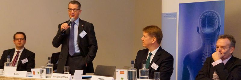 Mit Oberstaatsanwalt Alexander Badle von der Generalstaatsanwaltschaft Frankfurt war ein absoluter Experte im Bereich der Bekämpfung von Vermögensstraftaten und Korruption im Gesundheitswesen auf dem Podium vertreten.