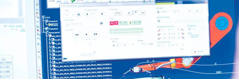 Durch die Simulation der Pressenanlage lässt sich die Ausbringung optimieren, und die Inbetriebnahmedauer verkürzt sich.