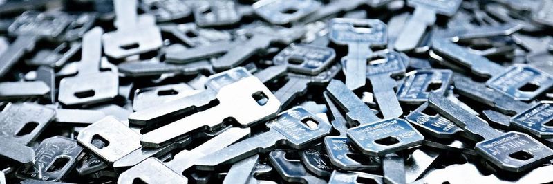 Die Schlüsselfertigung verlangt eine leistungsfähige und hochpräzise Fertigungstechnik, die im Prozess sogar Temperaturschwankungen von wenigen Grad ausgleichen und eine Genauigkeit von 0,01 mm sicherstellen kann.