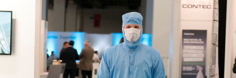 Derjenige, der die größten Verunreinigungen in den Reinraum trägt, ist natürlich der Mensch. Dies macht das Trendthema 4.0 besonders attraktiv für die Reinraumtechnik.