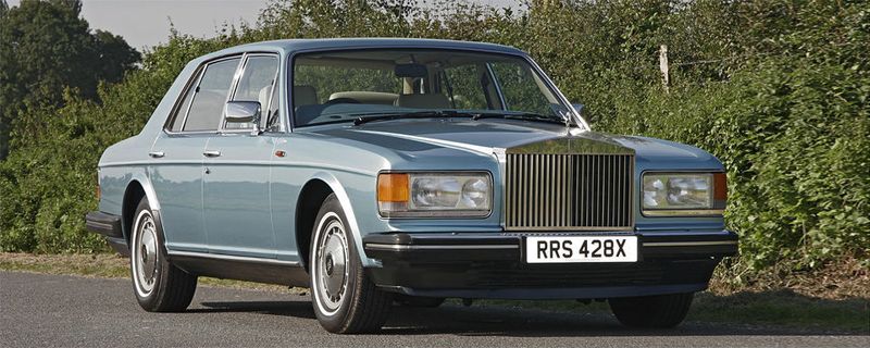 Der Rolls-Royce Silver Spirit II war im Jahr 1992 der modernste und beste Rolls-Royce. Wir fuhren den leicht ergrauten „Gentleman“.