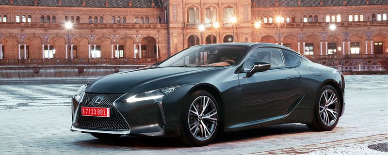 Auffallen – das will und kann der neue Lexus LC. Wir fuhren beide Varianten: Den LC 500 mit V8 und mit Hybridantrieb.