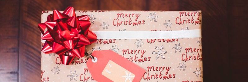 Gerade zur Weihnachtszeit sind Werbegeschenke besonders beliebt. Sie stärken die Kundenbindung und die Bekanntheit des Unternehmens.