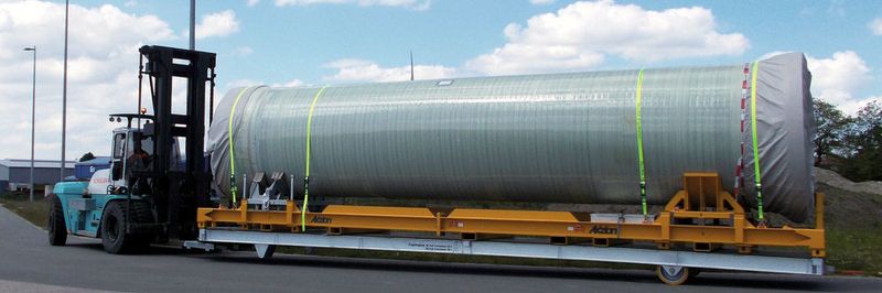 Der Stapler-Tender wird direkt mit einem Gabelstapler aufgenommen und lässt sich mit maximal 5 t beladen.