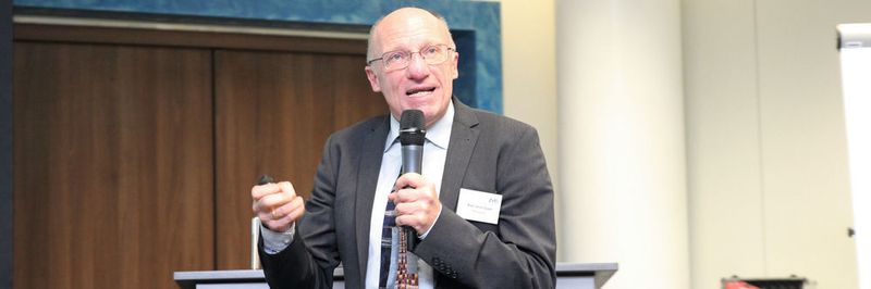 Prof. Dr. Ulrich Epple, RWTH Aachen fordert für intelligente Geräte: „Die Verwaltungsschale gehört da in das gesicherte virtuelle Industrie-4.0-Netz!“