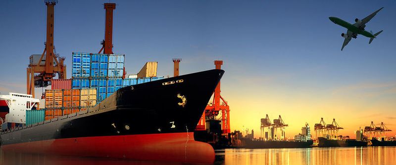 Warum ist ausgerechnet Docker so erfolgreich in der Container-Technik? Der Artikel klärt über die Grundlagen und den Status Quo auf.