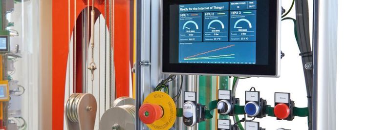 Ein effizientes Hydrauliksystem benötigt nicht nur einen drehzahlgeregelten Antrieb, sondern auch ein entsprechendes Managementsystem, sodass sich der Endkunde unabhängig vom Standort einen aktuellen und detaillierten Überblick über alle Daten verschaffen kann.