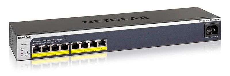 Ethernet-Ports und Stromversorgung befinden sich beim Netgear-Switch GS408EPP auf derselben Seite.