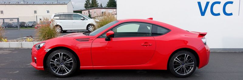 Sportwagen wie die Toyota Celica, das Fiat Coupe, Alfa Romeo GTV oder auch der frühe Audi TT stehen für kompromisslose Fahrmaschinen ohne Anspruch auf Komfort und viele Assistenzsysteme. In diese Fußstapfen ist Subaru mit dem BRZ getreten.