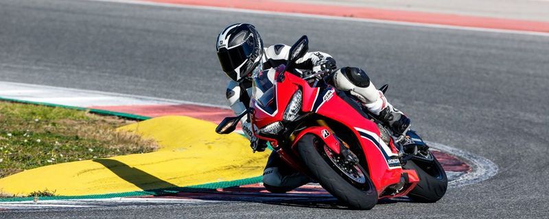 Vor 25 Jahren revolutionierte Honda mit der ersten Fireblade die Welt der Supersportler.