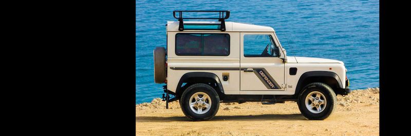 Ineos will Allradautos produzieren. Als Vorbild soll der Land Rover Defender stehen, dessen Produktion eingestellt wurde.