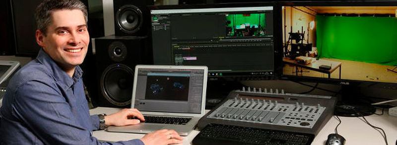 Dr. Marc Herrlich: Der Juniorprofessor der TU Kaiserslautern hat an der Gottfried Wilhelm Leibniz Universität in Hannover Informatik studiert und über „3D-Modellierung mit der interaktiven Oberflächen“ an der Universität Bremen promoviert. Zu seinen Forschungsschwerpunkten zählen unter anderem Serious Games, Mensch-Computer-Interaktion und Mixed Reality. Ab dem kommenden Sommersemester wird der Juniorprofessor auch Lehrveranstaltungen für die Bachelor- und Masterstudiengänge Medien- und Kommunikationstechnik anbieten.