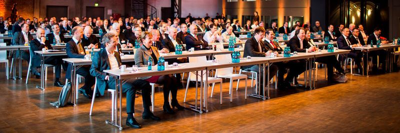 Rund 200 Teilnehmer und 14 Partnerunternehmen folgten der Einladung zum diesjährigen Hitachi Information Forum in Düsseldorf.