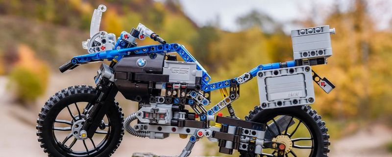 Lego legt einen Bausatz der BMW R 1200 GS auf.